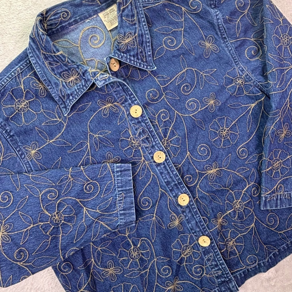 Unbranded Women Denim Jacket XL Blue Floral Embroidered Wooden Buttons Vintage